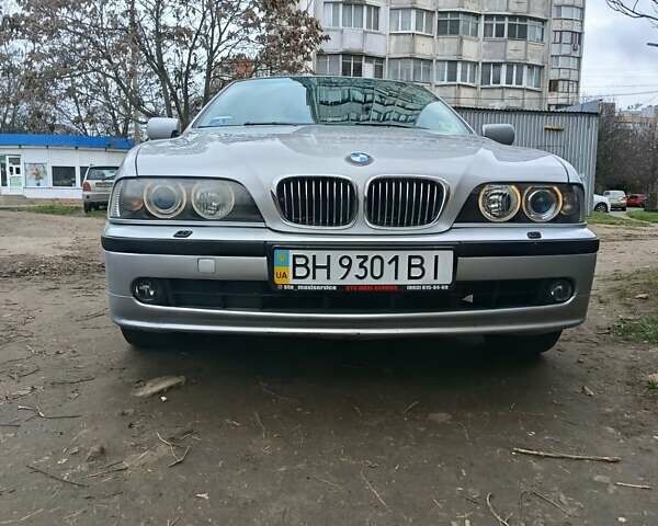 Серый БМВ 5 Серия, объемом двигателя 2.5 л и пробегом 340 тыс. км за 5000 $, фото 1 на Automoto.ua