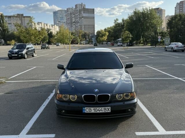 Серый БМВ 5 Серия, объемом двигателя 3 л и пробегом 405 тыс. км за 7010 $, фото 1 на Automoto.ua