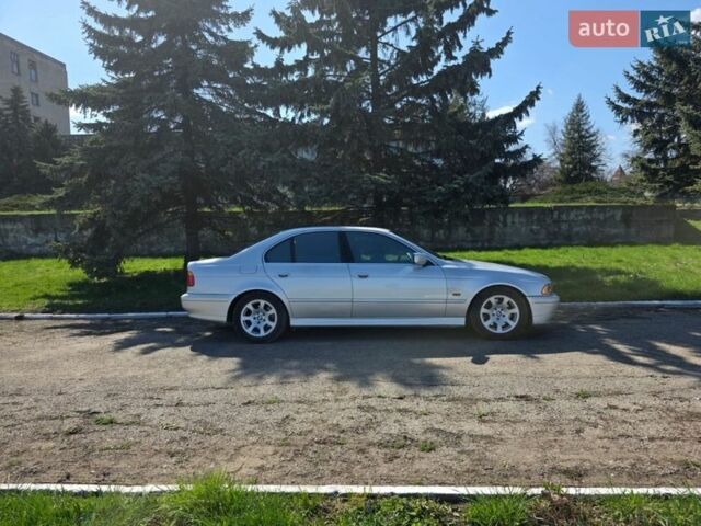 Серый БМВ 5 Серия, объемом двигателя 3 л и пробегом 400 тыс. км за 8000 $, фото 1 на Automoto.ua