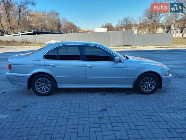 Серый БМВ 5 Серия, объемом двигателя 2.2 л и пробегом 345 тыс. км за 5000 $, фото 1 на Automoto.ua