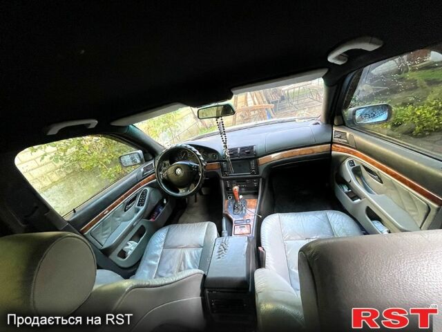 Серый БМВ 5 Серия, объемом двигателя 2.9 л и пробегом 500 тыс. км за 5500 $, фото 1 на Automoto.ua