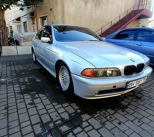 Сірий БМВ 5 Серія, об'ємом двигуна 2.9 л та пробігом 450 тис. км за 5500 $, фото 1 на Automoto.ua
