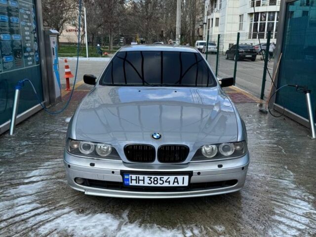 Серый БМВ 5 Серия, объемом двигателя 2.5 л и пробегом 420 тыс. км за 4900 $, фото 1 на Automoto.ua