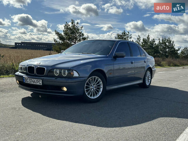 Серый БМВ 5 Серия, объемом двигателя 3 л и пробегом 316 тыс. км за 8000 $, фото 1 на Automoto.ua