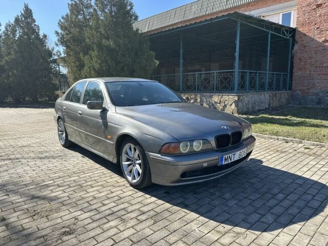 Серый БМВ 5 Серия, объемом двигателя 3 л и пробегом 250 тыс. км за 2450 $, фото 1 на Automoto.ua