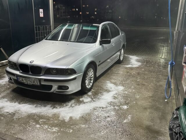 Серый БМВ 5 Серия, объемом двигателя 2.5 л и пробегом 400 тыс. км за 5500 $, фото 1 на Automoto.ua