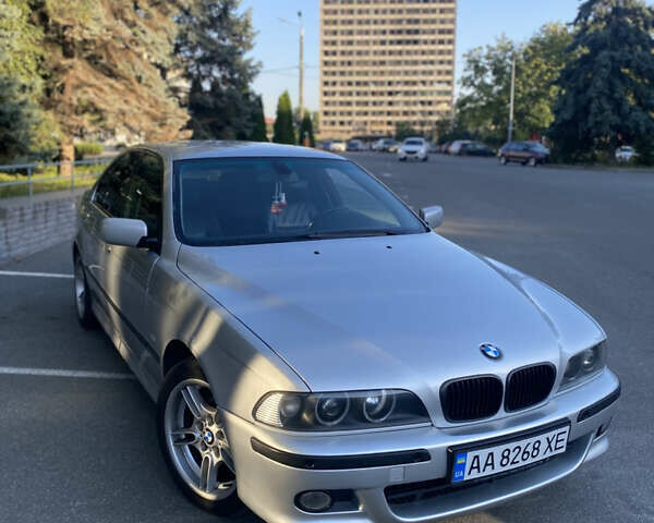 Серый БМВ 5 Серия, объемом двигателя 3 л и пробегом 313 тыс. км за 7000 $, фото 1 на Automoto.ua