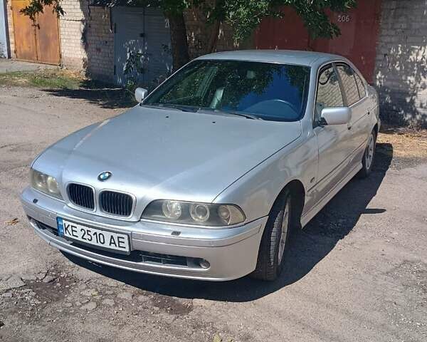 Серый БМВ 5 Серия, объемом двигателя 2.5 л и пробегом 349 тыс. км за 6000 $, фото 1 на Automoto.ua