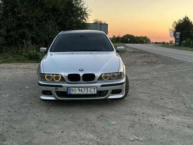 Серый БМВ 5 Серия, объемом двигателя 3 л и пробегом 300 тыс. км за 4112 $, фото 1 на Automoto.ua
