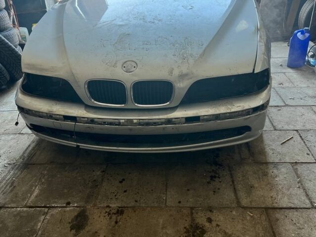 Сірий БМВ 5 Серія, об'ємом двигуна 2.5 л та пробігом 270 тис. км за 1600 $, фото 1 на Automoto.ua