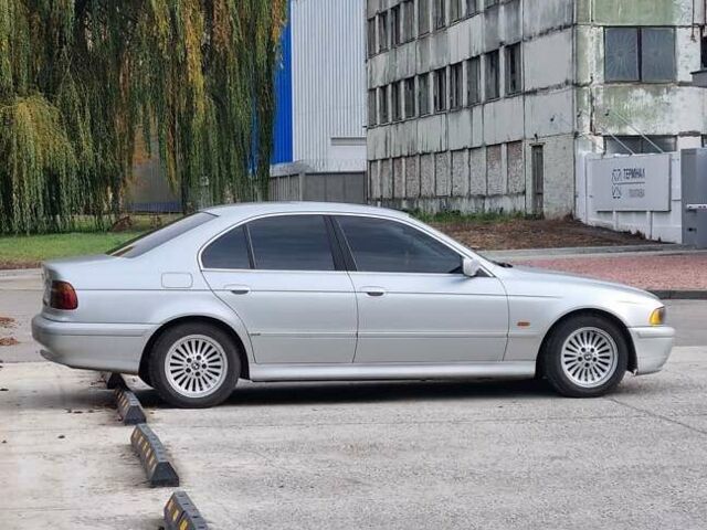 Серый БМВ 5 Серия, объемом двигателя 1.95 л и пробегом 282 тыс. км за 6500 $, фото 1 на Automoto.ua