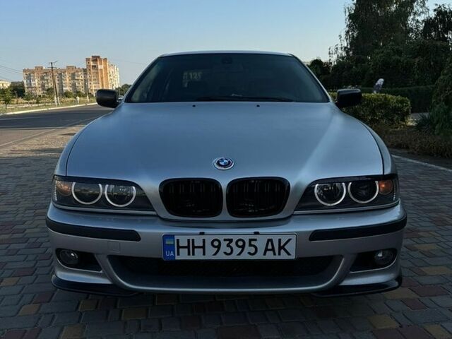 Серый БМВ 5 Серия, объемом двигателя 3 л и пробегом 457 тыс. км за 6800 $, фото 1 на Automoto.ua