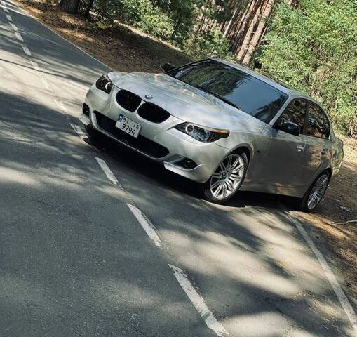 Серый БМВ 5 Серия, объемом двигателя 2.49 л и пробегом 300 тыс. км за 8000 $, фото 1 на Automoto.ua