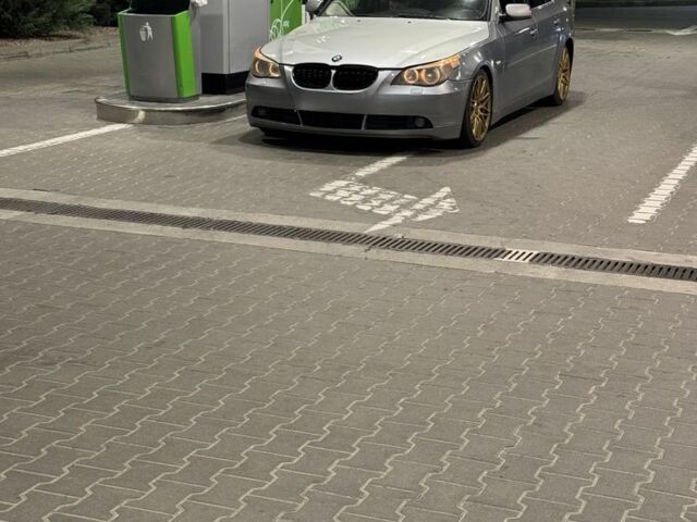 Серый БМВ 5 Серия, объемом двигателя 3 л и пробегом 231 тыс. км за 4500 $, фото 1 на Automoto.ua