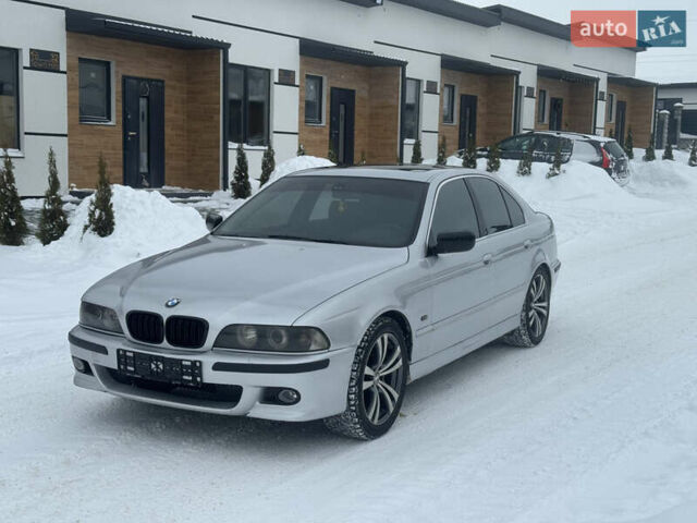 Серый БМВ 5 Серия, объемом двигателя 3 л и пробегом 350 тыс. км за 5950 $, фото 1 на Automoto.ua