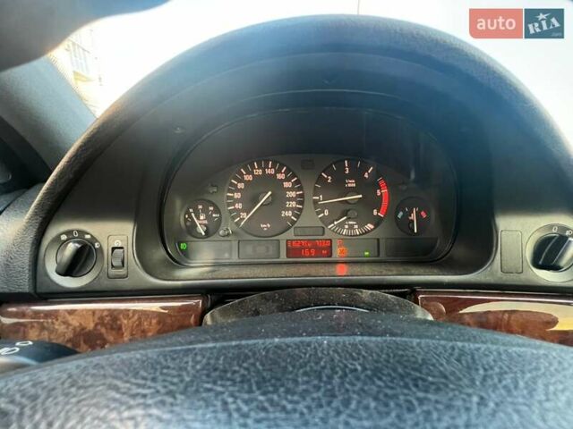 Серый БМВ 5 Серия, объемом двигателя 2.93 л и пробегом 315 тыс. км за 6000 $, фото 1 на Automoto.ua