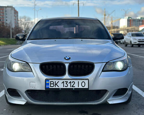 Серый БМВ 5 Серия, объемом двигателя 3 л и пробегом 317 тыс. км за 7800 $, фото 1 на Automoto.ua
