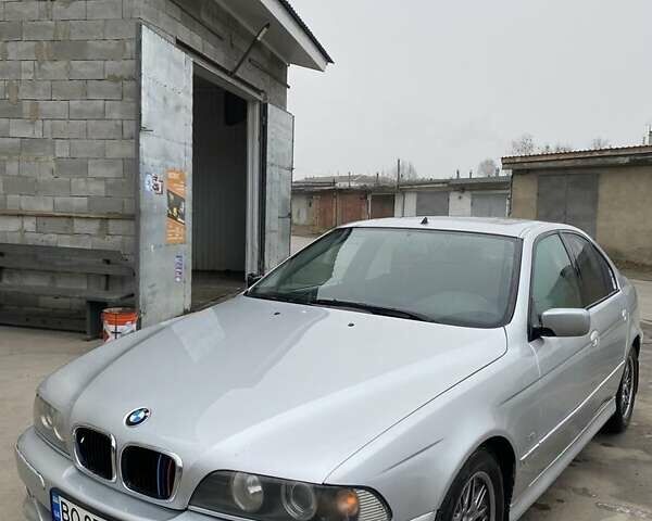 Серый БМВ 5 Серия, объемом двигателя 3 л и пробегом 440 тыс. км за 5399 $, фото 1 на Automoto.ua