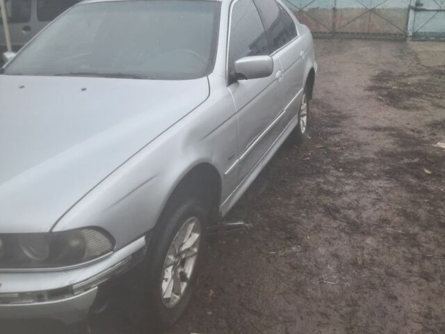 Серый БМВ 5 Серия, объемом двигателя 2 л и пробегом 45 тыс. км за 2000 $, фото 1 на Automoto.ua