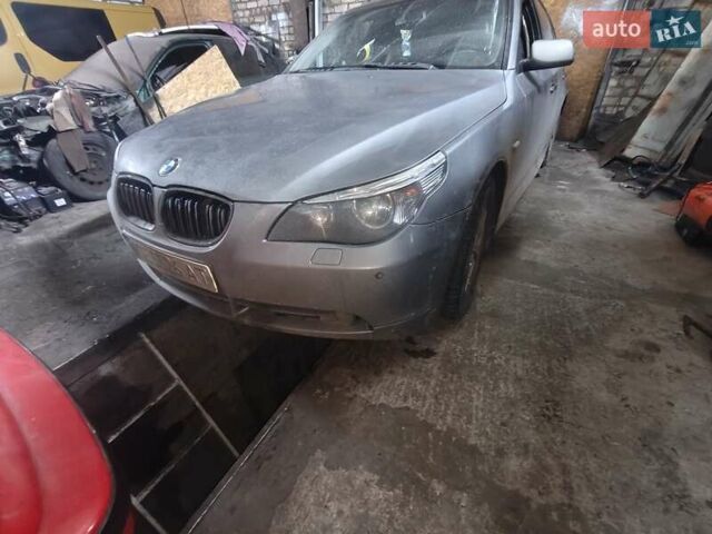 Серый БМВ 5 Серия, объемом двигателя 3 л и пробегом 404 тыс. км за 5500 $, фото 1 на Automoto.ua