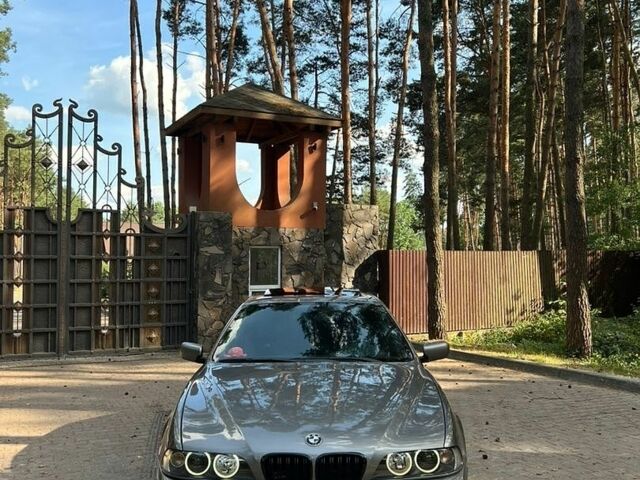 Серый БМВ 5 Серия, объемом двигателя 2.93 л и пробегом 425 тыс. км за 8000 $, фото 1 на Automoto.ua