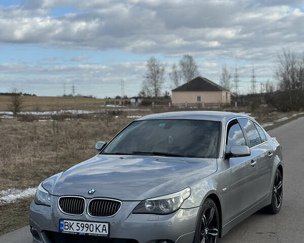 Серый БМВ 5 Серия, объемом двигателя 3 л и пробегом 300 тыс. км за 8500 $, фото 1 на Automoto.ua