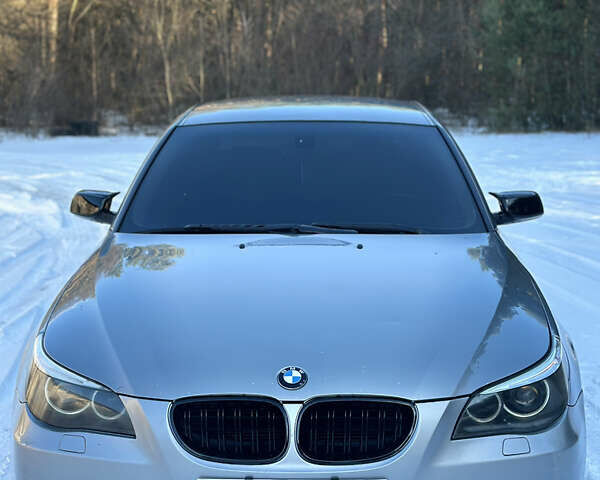 Серый БМВ 5 Серия, объемом двигателя 3 л и пробегом 350 тыс. км за 7399 $, фото 1 на Automoto.ua