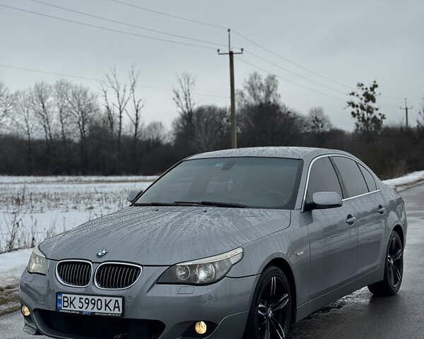 Серый БМВ 5 Серия, объемом двигателя 3 л и пробегом 300 тыс. км за 8250 $, фото 1 на Automoto.ua