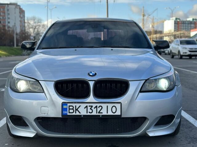 Серый БМВ 5 Серия, объемом двигателя 3 л и пробегом 317 тыс. км за 7800 $, фото 1 на Automoto.ua