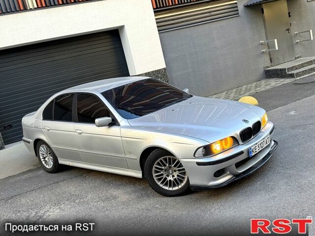 Серый БМВ 5 Серия, объемом двигателя 3 л и пробегом 365 тыс. км за 5200 $, фото 1 на Automoto.ua