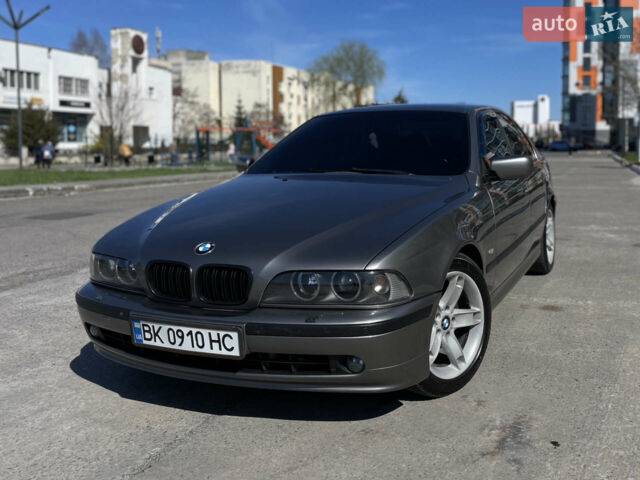 Серый БМВ 5 Серия, объемом двигателя 3 л и пробегом 380 тыс. км за 8500 $, фото 1 на Automoto.ua