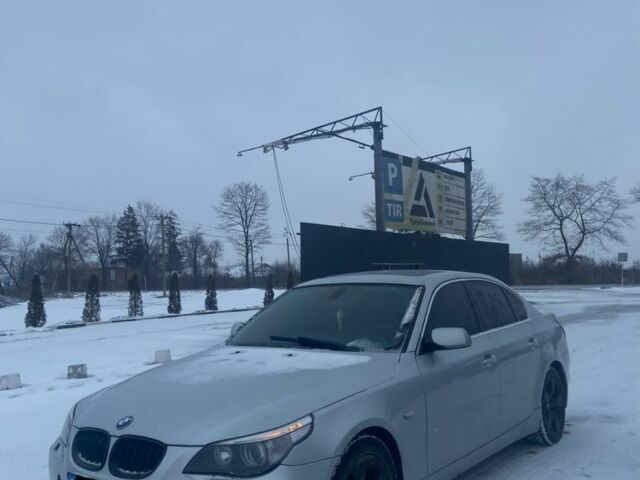 Серый БМВ 5 Серия, объемом двигателя 3 л и пробегом 400 тыс. км за 3089 $, фото 1 на Automoto.ua