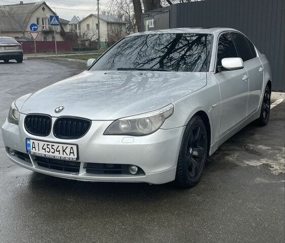 Серый БМВ 5 Серия, объемом двигателя 3 л и пробегом 400 тыс. км за 7500 $, фото 1 на Automoto.ua