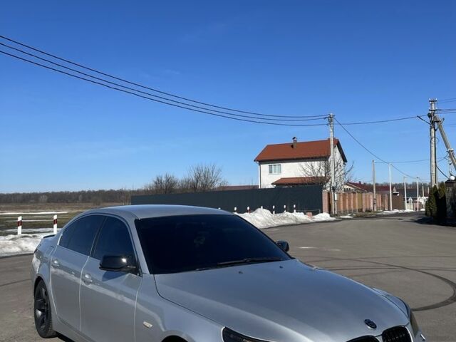 Серый БМВ 5 Серия, объемом двигателя 3 л и пробегом 461 тыс. км за 4000 $, фото 1 на Automoto.ua