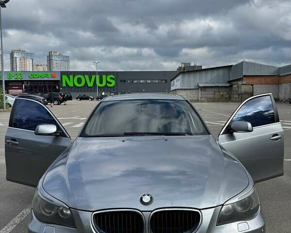 Серый БМВ 5 Серия, объемом двигателя 2.98 л и пробегом 236 тыс. км за 9000 $, фото 1 на Automoto.ua