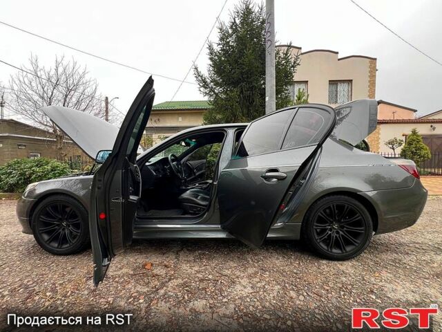 Серый БМВ 5 Серия, объемом двигателя 3 л и пробегом 225 тыс. км за 7900 $, фото 1 на Automoto.ua