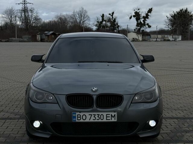 Серый БМВ 5 Серия, объемом двигателя 3 л и пробегом 399 тыс. км за 8850 $, фото 1 на Automoto.ua