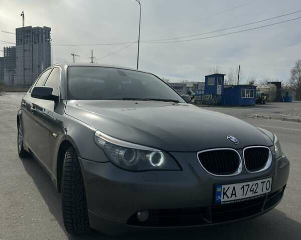 Серый БМВ 5 Серия, объемом двигателя 2.5 л и пробегом 234 тыс. км за 7000 $, фото 1 на Automoto.ua