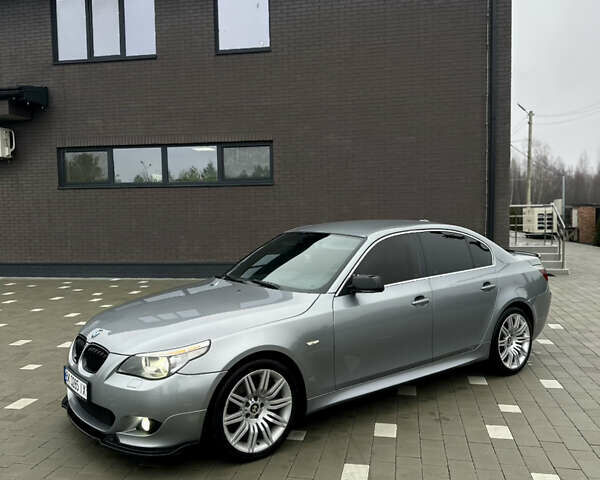 Серый БМВ 5 Серия, объемом двигателя 2.5 л и пробегом 357 тыс. км за 10500 $, фото 1 на Automoto.ua