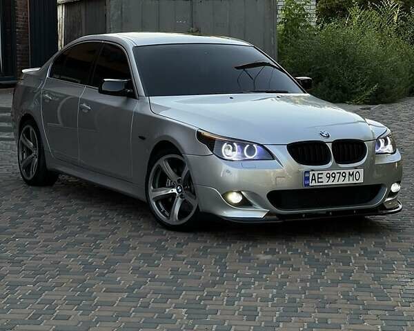 Серый БМВ 5 Серия, объемом двигателя 3 л и пробегом 254 тыс. км за 11500 $, фото 1 на Automoto.ua