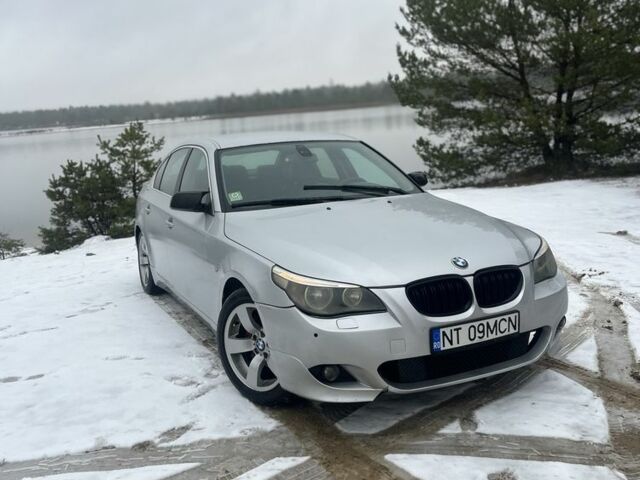 Серый БМВ 5 Серия, объемом двигателя 3 л и пробегом 300 тыс. км за 4412 $, фото 1 на Automoto.ua