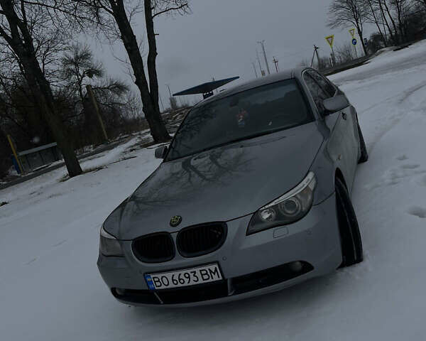 Серый БМВ 5 Серия, объемом двигателя 3 л и пробегом 395 тыс. км за 6600 $, фото 1 на Automoto.ua