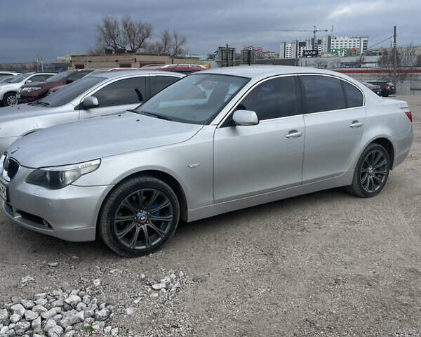 Серый БМВ 5 Серия, объемом двигателя 2.5 л и пробегом 285 тыс. км за 6888 $, фото 1 на Automoto.ua