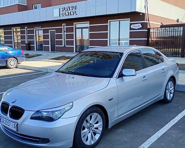 Серый БМВ 5 Серия, объемом двигателя 2.5 л и пробегом 290 тыс. км за 10000 $, фото 1 на Automoto.ua