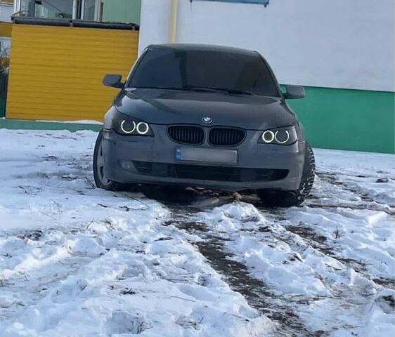 Серый БМВ 5 Серия, объемом двигателя 0 л и пробегом 303 тыс. км за 6900 $, фото 1 на Automoto.ua