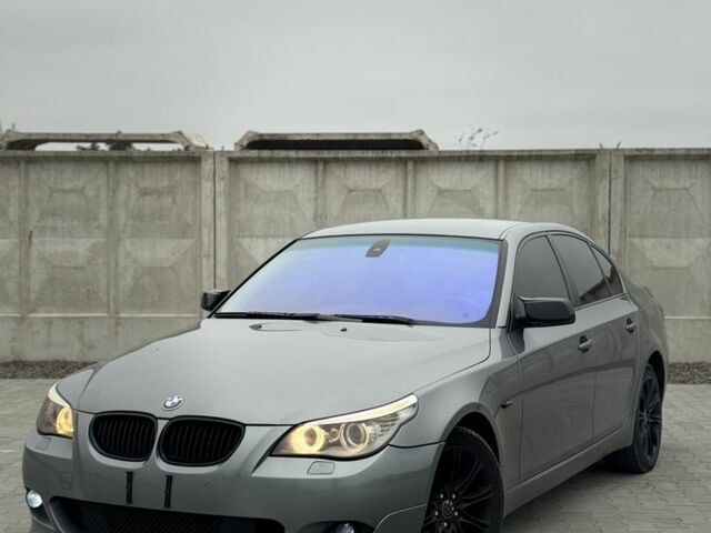 Серый БМВ 5 Серия, объемом двигателя 3 л и пробегом 304 тыс. км за 250 $, фото 1 на Automoto.ua