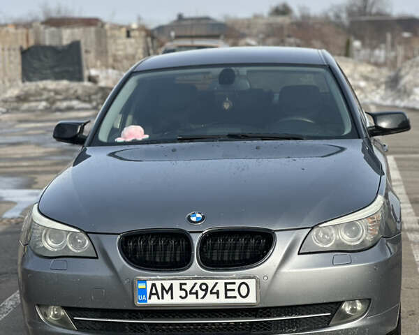 Серый БМВ 5 Серия, объемом двигателя 2 л и пробегом 321 тыс. км за 9100 $, фото 1 на Automoto.ua