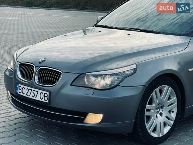 Серый БМВ 5 Серия, объемом двигателя 3 л и пробегом 260 тыс. км за 10500 $, фото 1 на Automoto.ua
