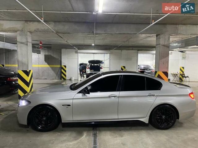 Серый БМВ 5 Серия, объемом двигателя 3 л и пробегом 165 тыс. км за 15500 $, фото 1 на Automoto.ua