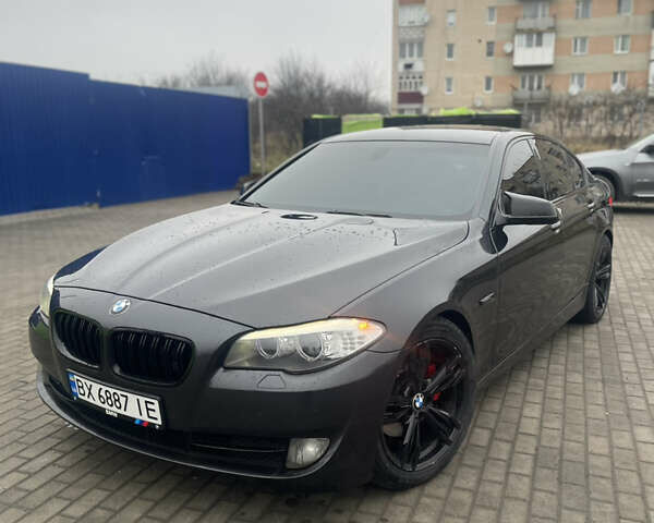 Серый БМВ 5 Серия, объемом двигателя 2 л и пробегом 299 тыс. км за 12500 $, фото 1 на Automoto.ua